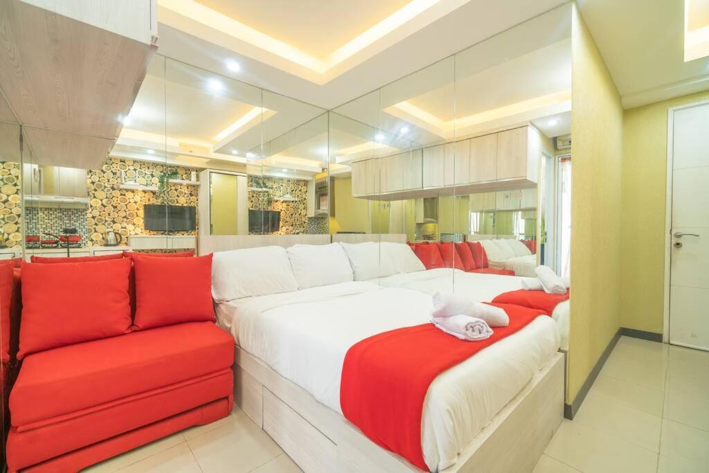 Twin Bed Bassura Netflix & Chill Apartment Jakarta
